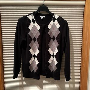 Button up sweater black with front design